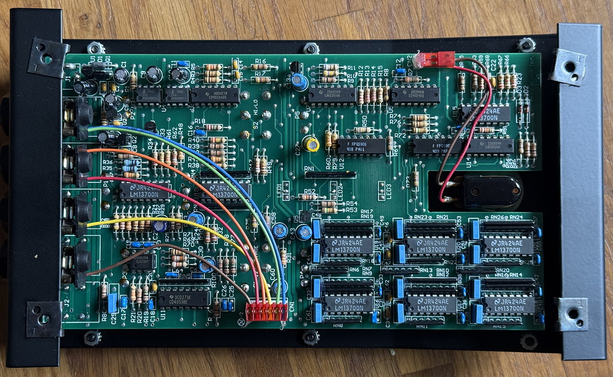 Moog Moogerfooger MF-103 12-Stage Phaser inside