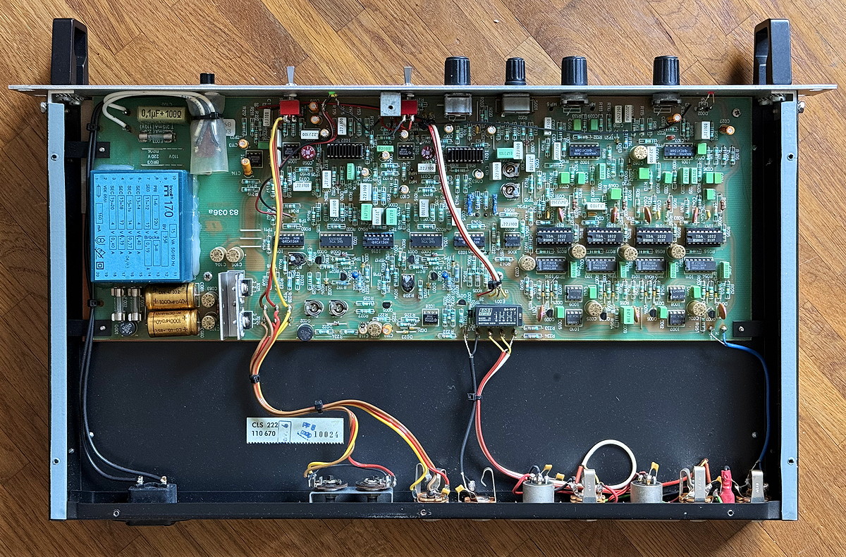 Inside of the Dynacord CLS 222