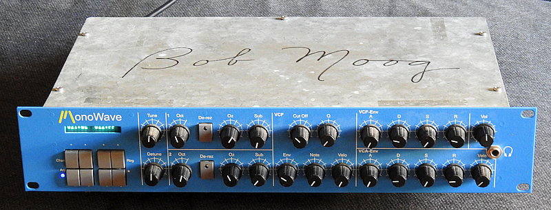 /Bob Moog signed monoWave no 9