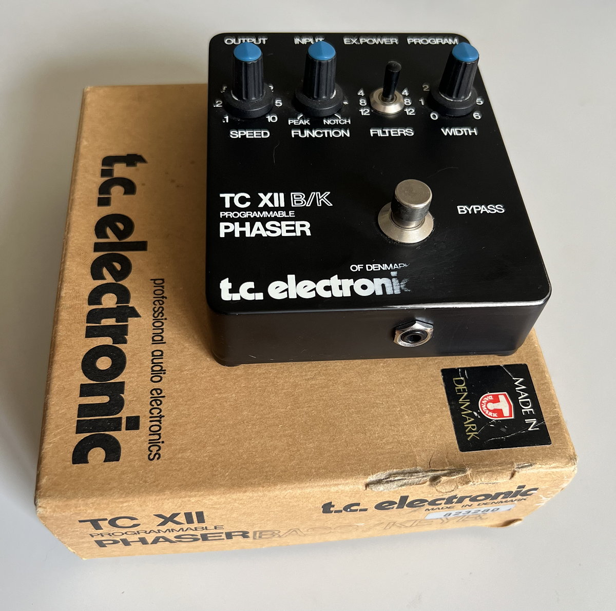 T.C. Electronics TC XII B/K programmable Phaser front view